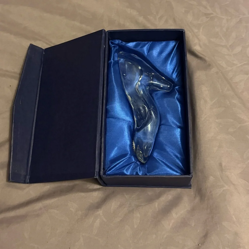 Crystal Glass High Heel Decorative Shoe with Heart Accent - Clear